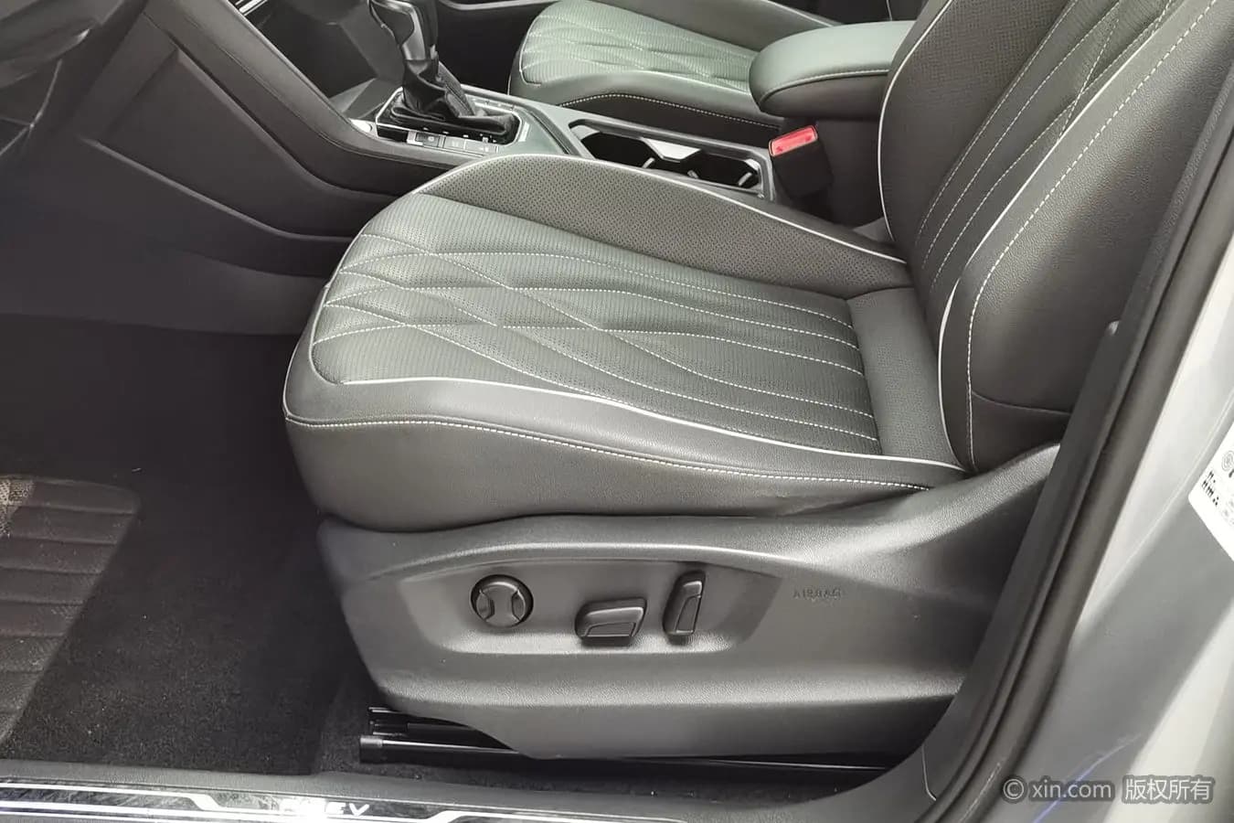 Volkswagen Tiguan L PHEV 2022 г. 97559 км. — фото 18
