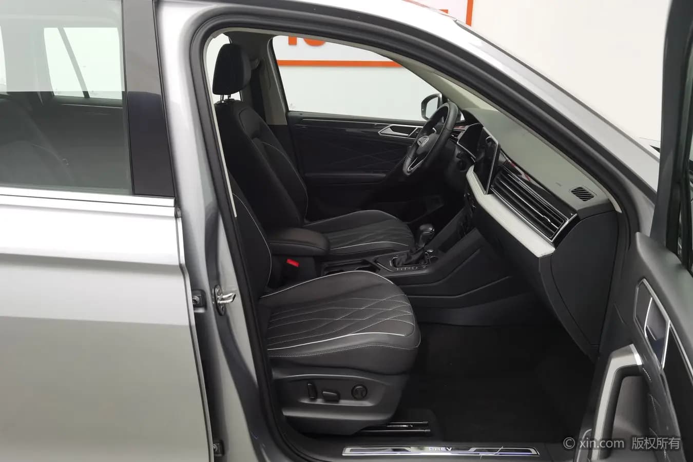 Volkswagen Tiguan L PHEV 2022 г. 97559 км. — фото 24