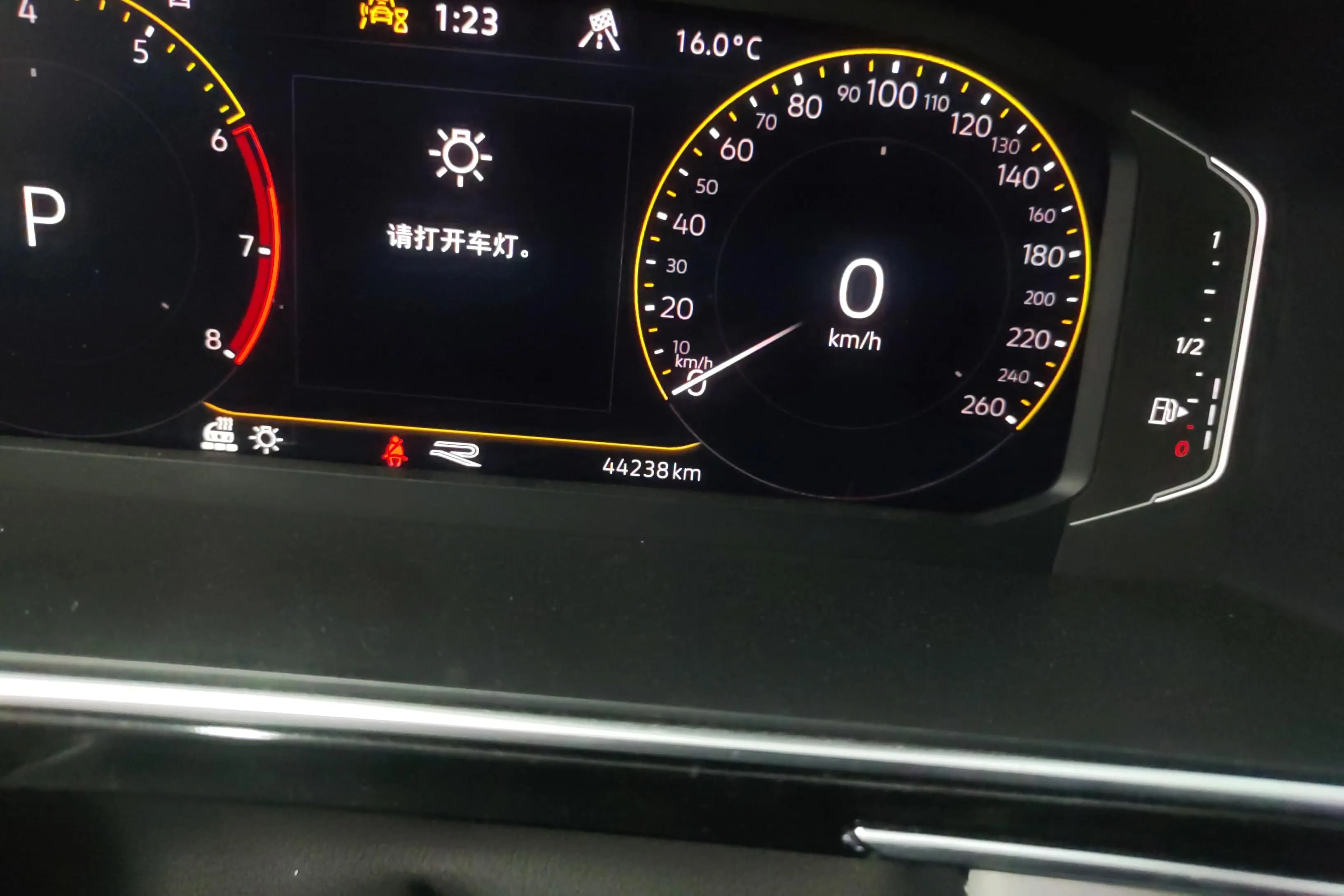 Volkswagen Tiguan L 2022 г. 44260 км. — фото 15