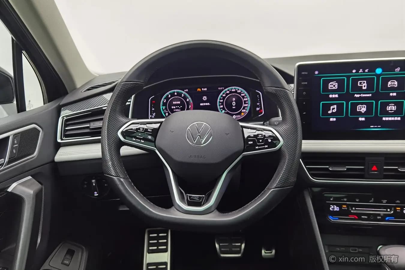 Volkswagen Tiguan L 2022 г. 53761 км. — фото 13