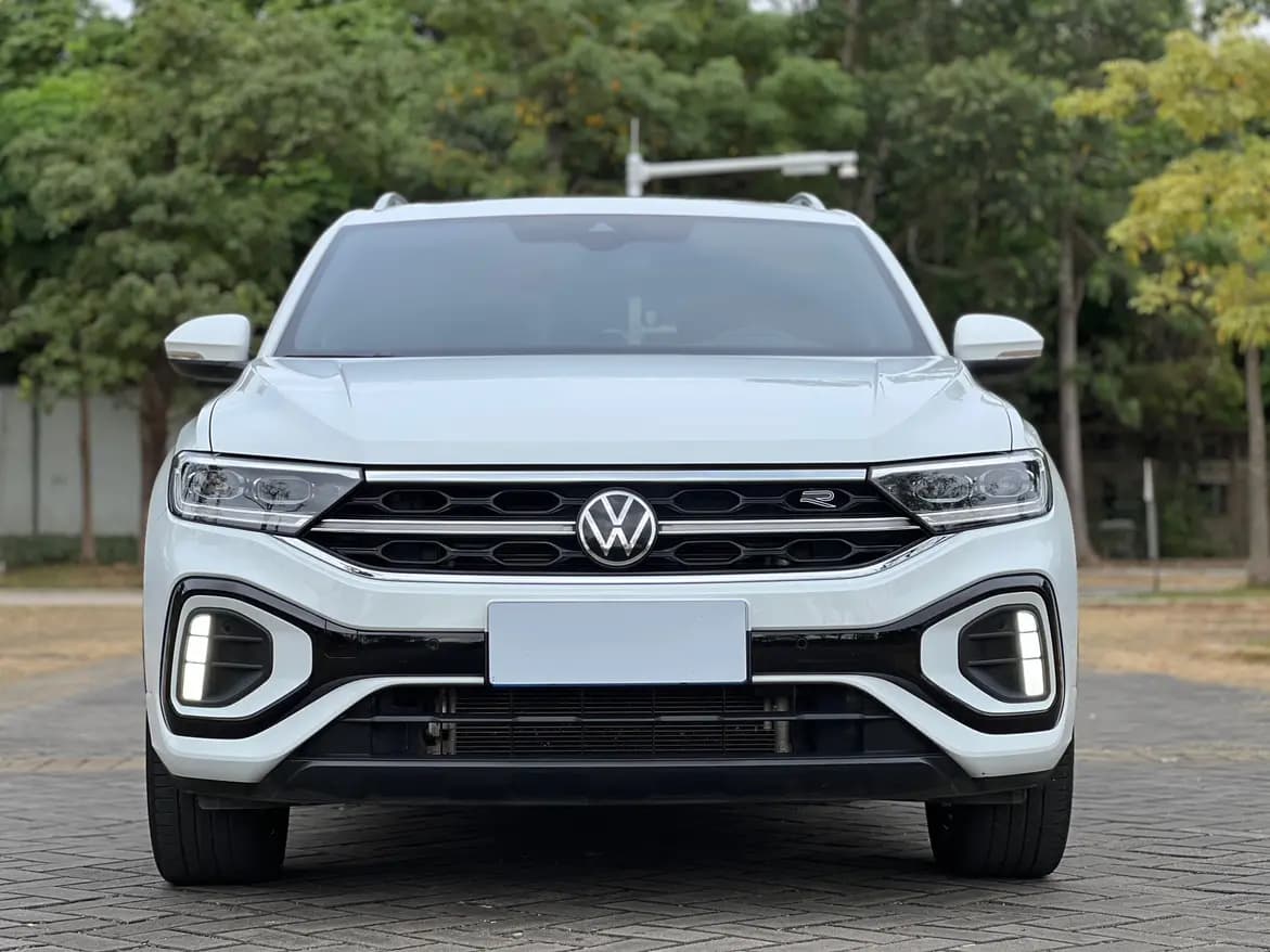 Volkswagen T-Roc 2023 г. 46113 км. — фото 2