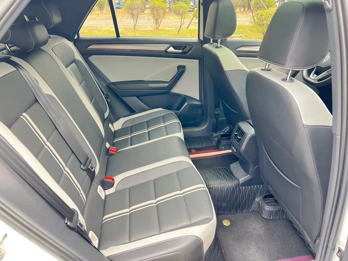 Volkswagen T-Roc 2023 г. 46113 км. — фото 19