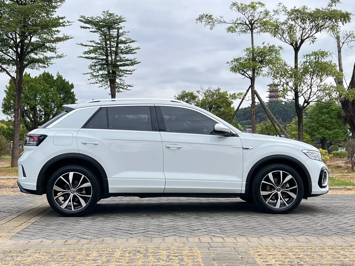 Volkswagen T-Roc 2023 г. 46113 км. — фото 8