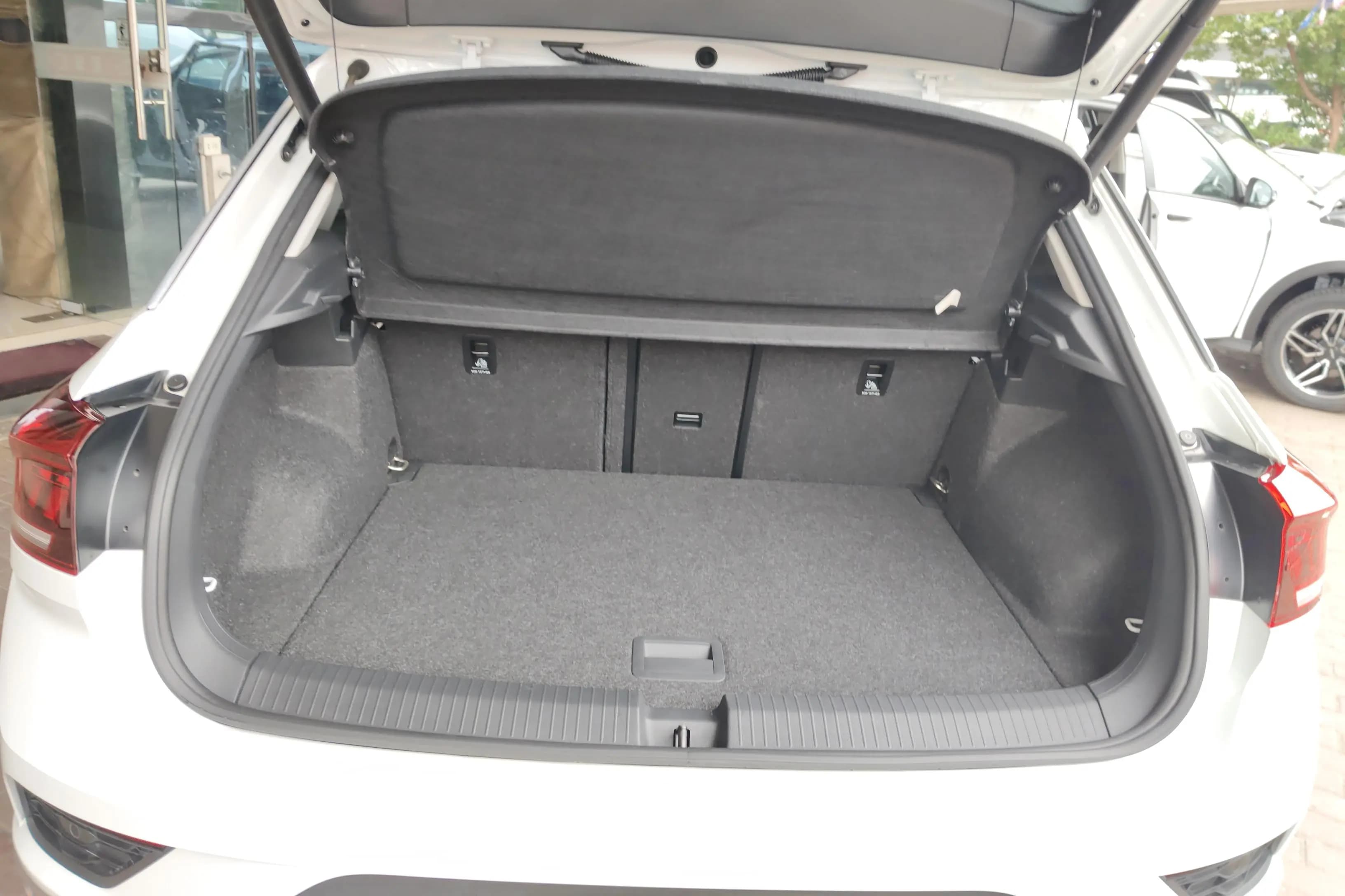 Volkswagen T-Roc 2021 г. 38912 км. — фото 17