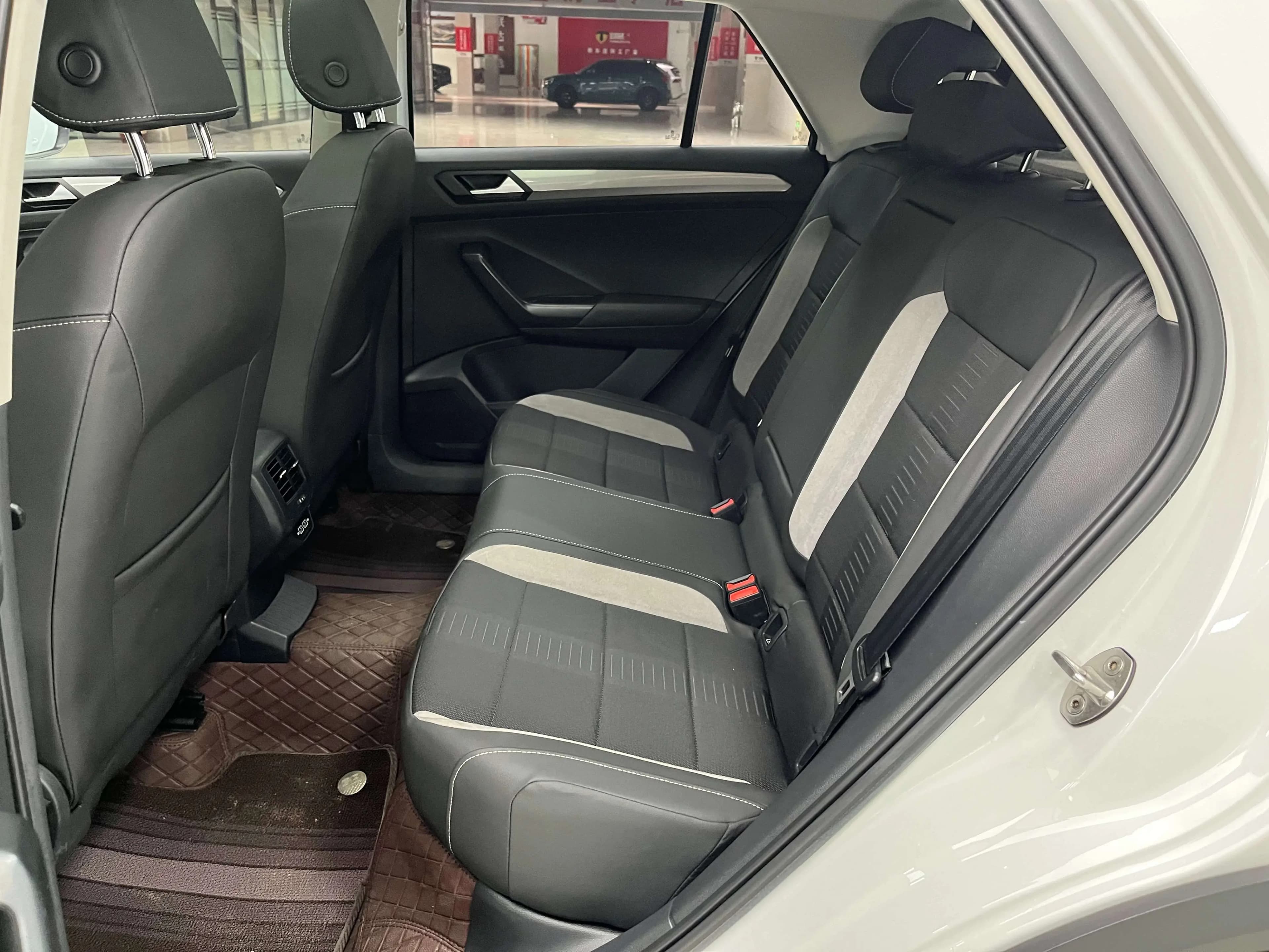 Volkswagen T-Roc 2022 г. 17111 км. — фото 20