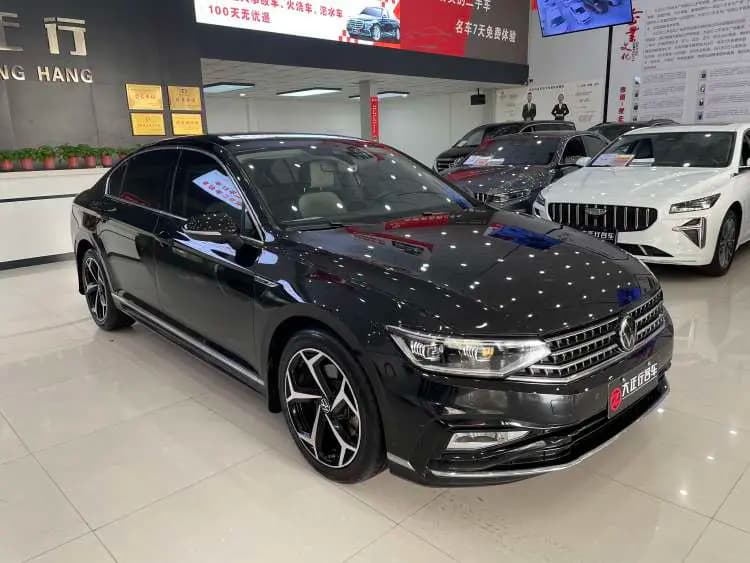 Volkswagen Magotan 2023 г. 33123 км. — фото 3
