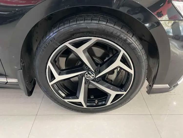 Volkswagen Magotan 2023 г. 33123 км. — фото 10