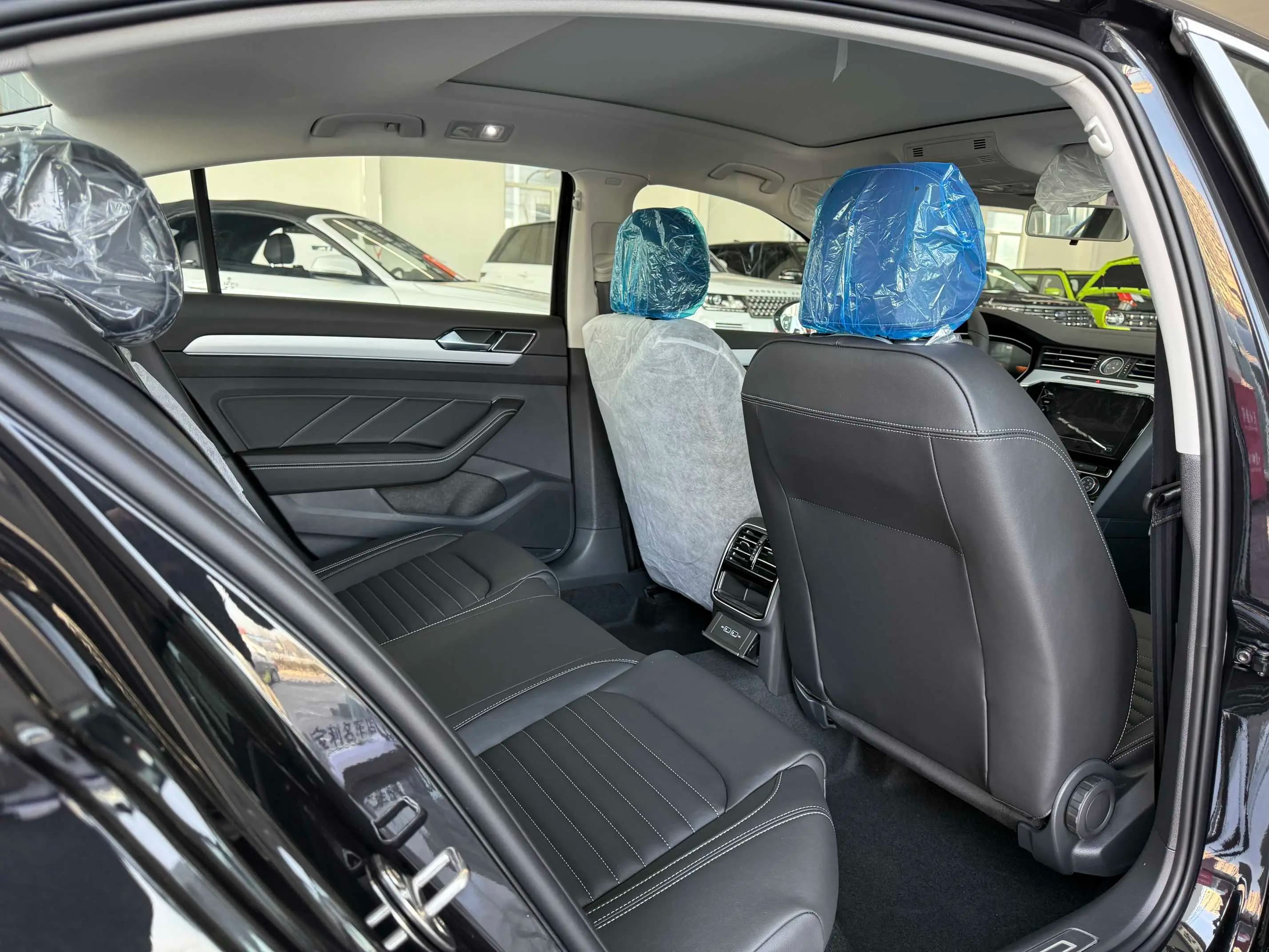 Volkswagen Magotan 2.0 TSI DSG (220 л.с.) 2025 г. 101 км — фото 9