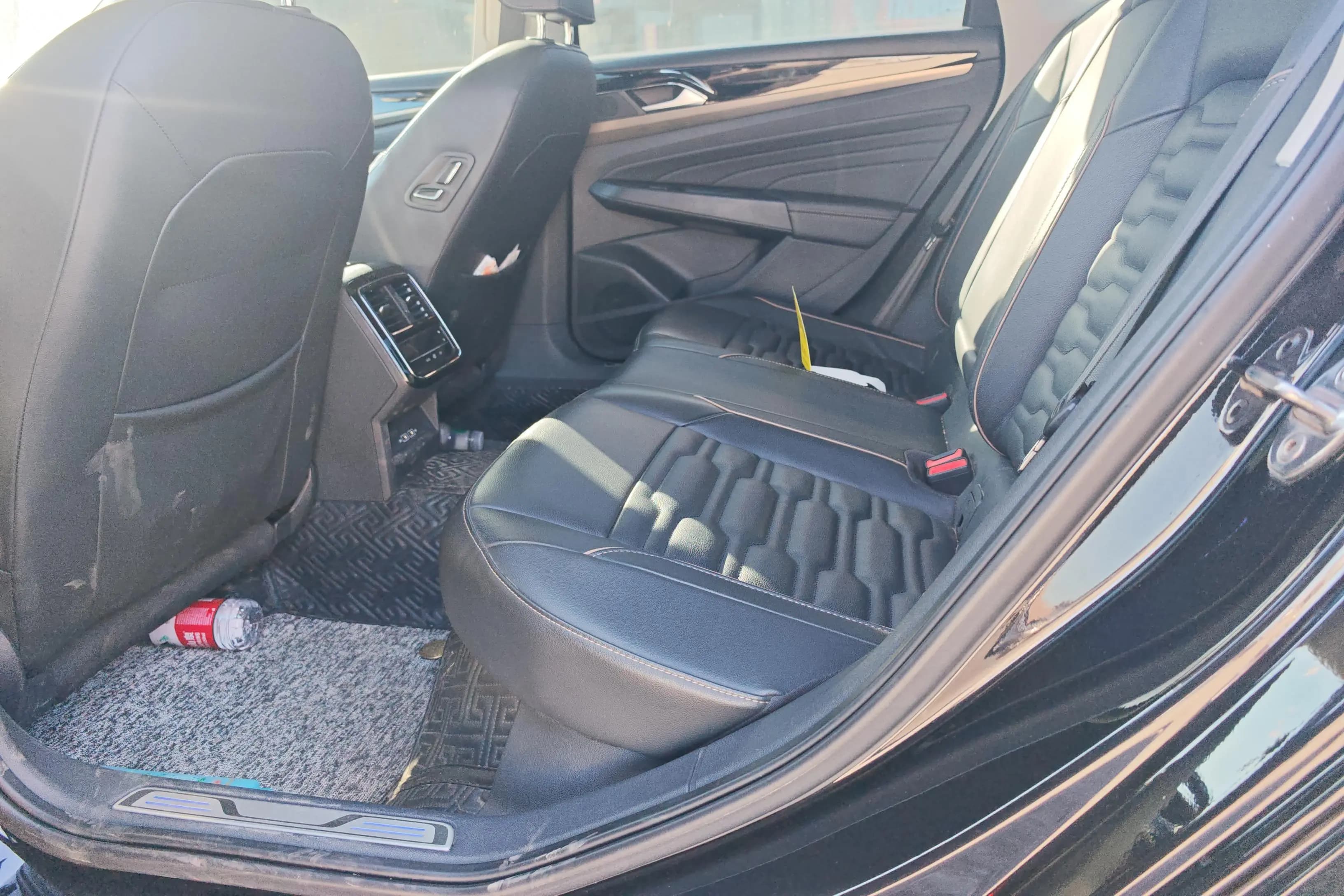 Volkswagen Passat PHEV 2021 г. 81981 км. — фото 15