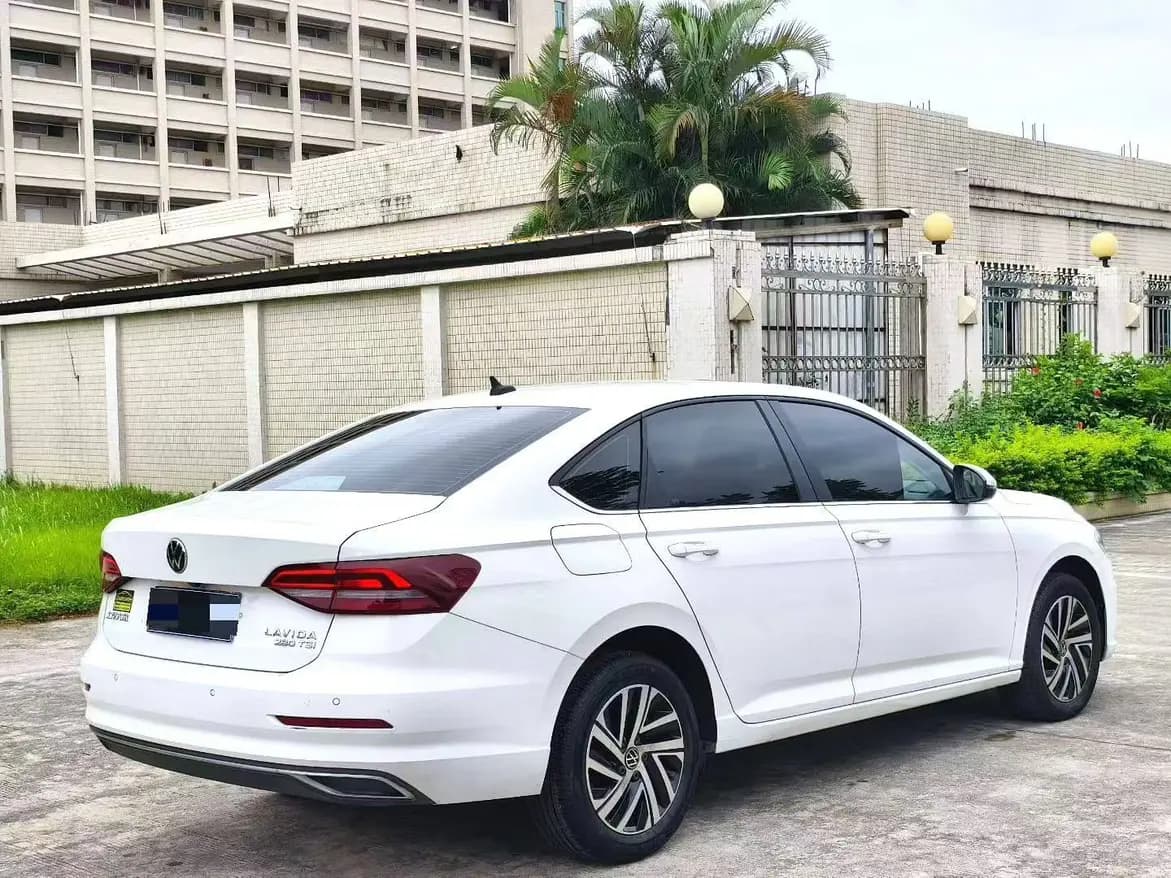 Volkswagen Lavida 2022 г. 32118 км. — фото 6