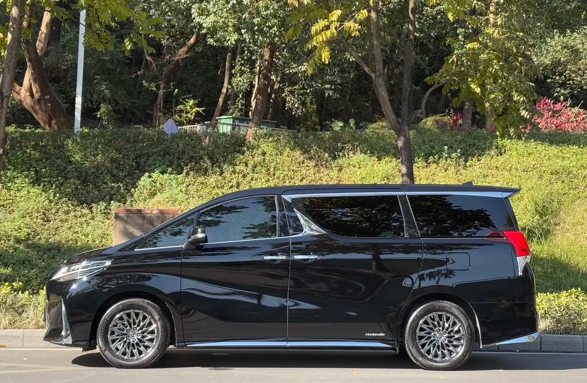 Lexus LM 2021 г. 89094 км. — фото 3