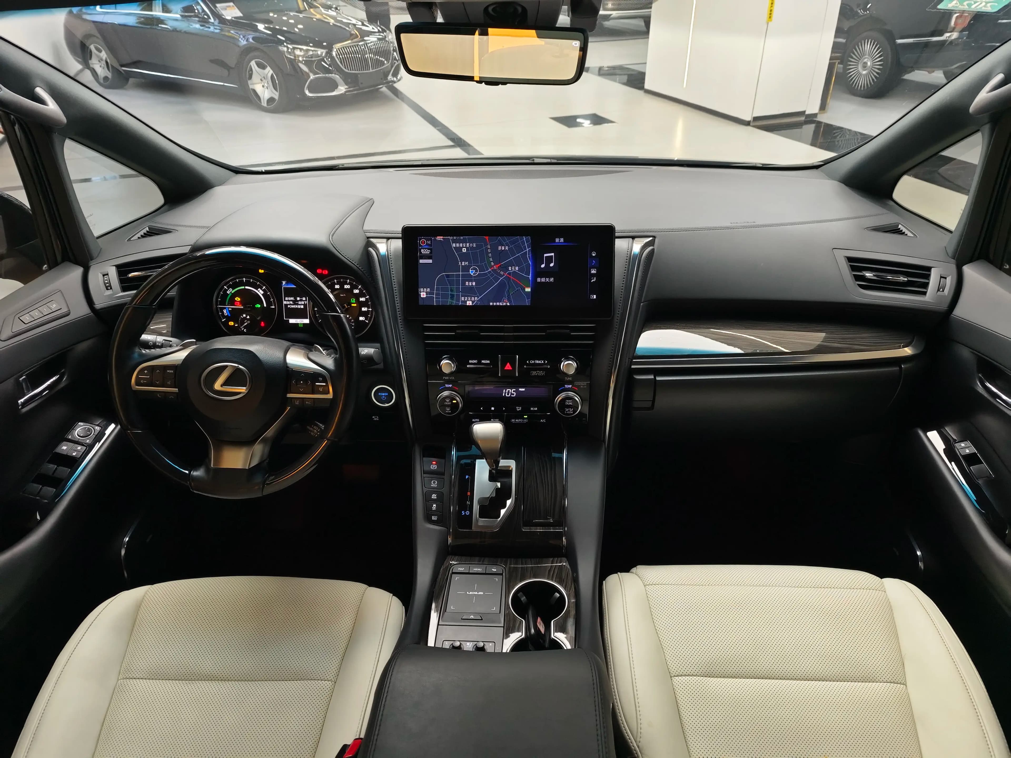 Lexus LM 2022 г. 48095 км. — фото 16