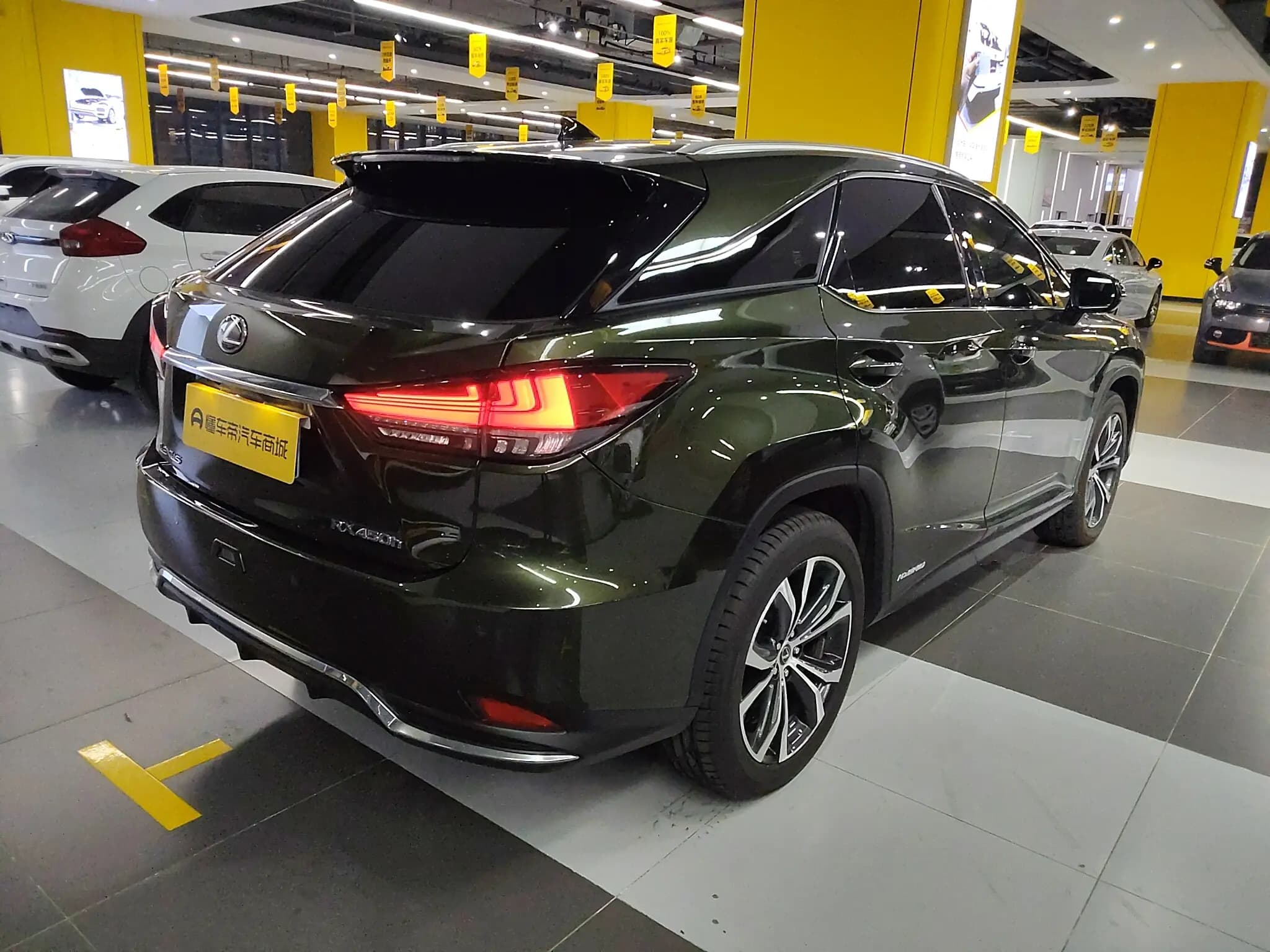Lexus RX 2021 г. 79145 км. — фото 4