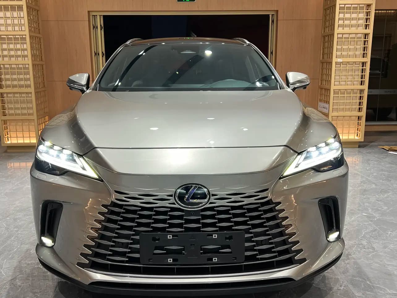 Lexus RX 2023 г. 29043 км. — фото 2