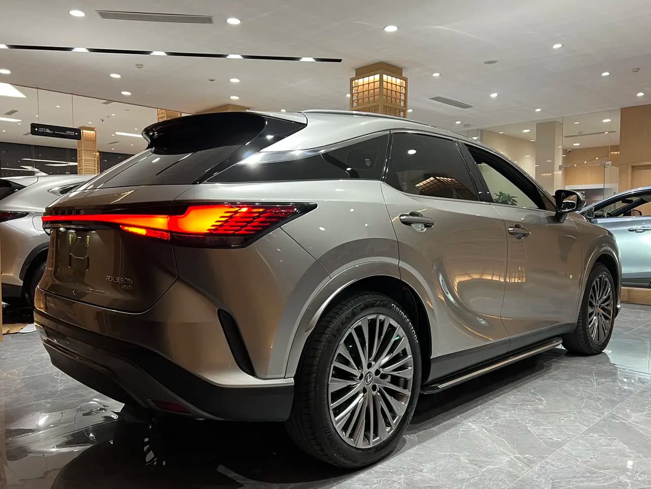 Lexus RX 2023 г. 29043 км. — фото 6