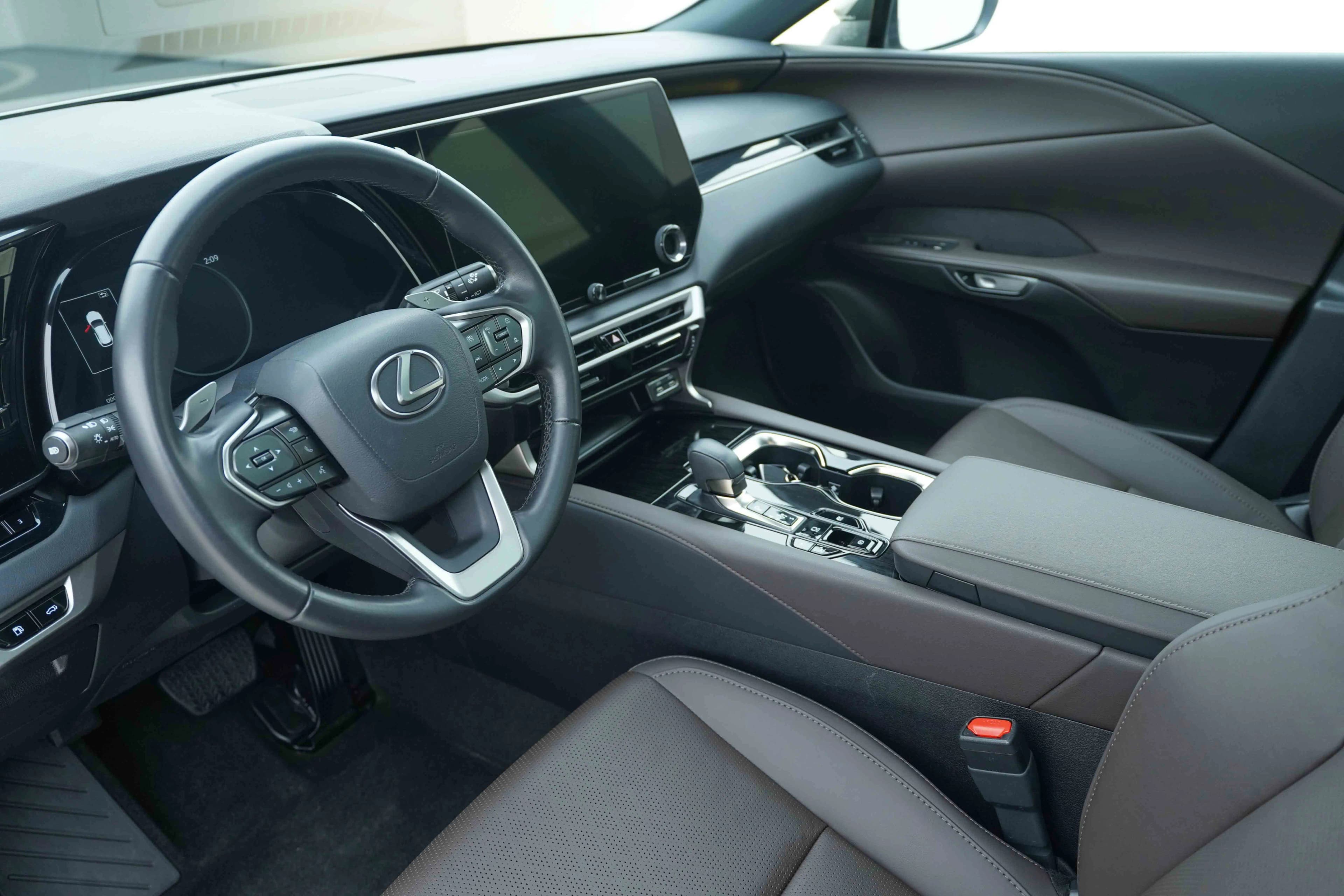 Lexus RX 2023 г. 25042 км. — фото 11