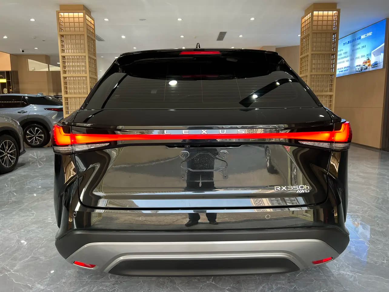 Lexus RX 2024 г. 35040 км. — фото 5