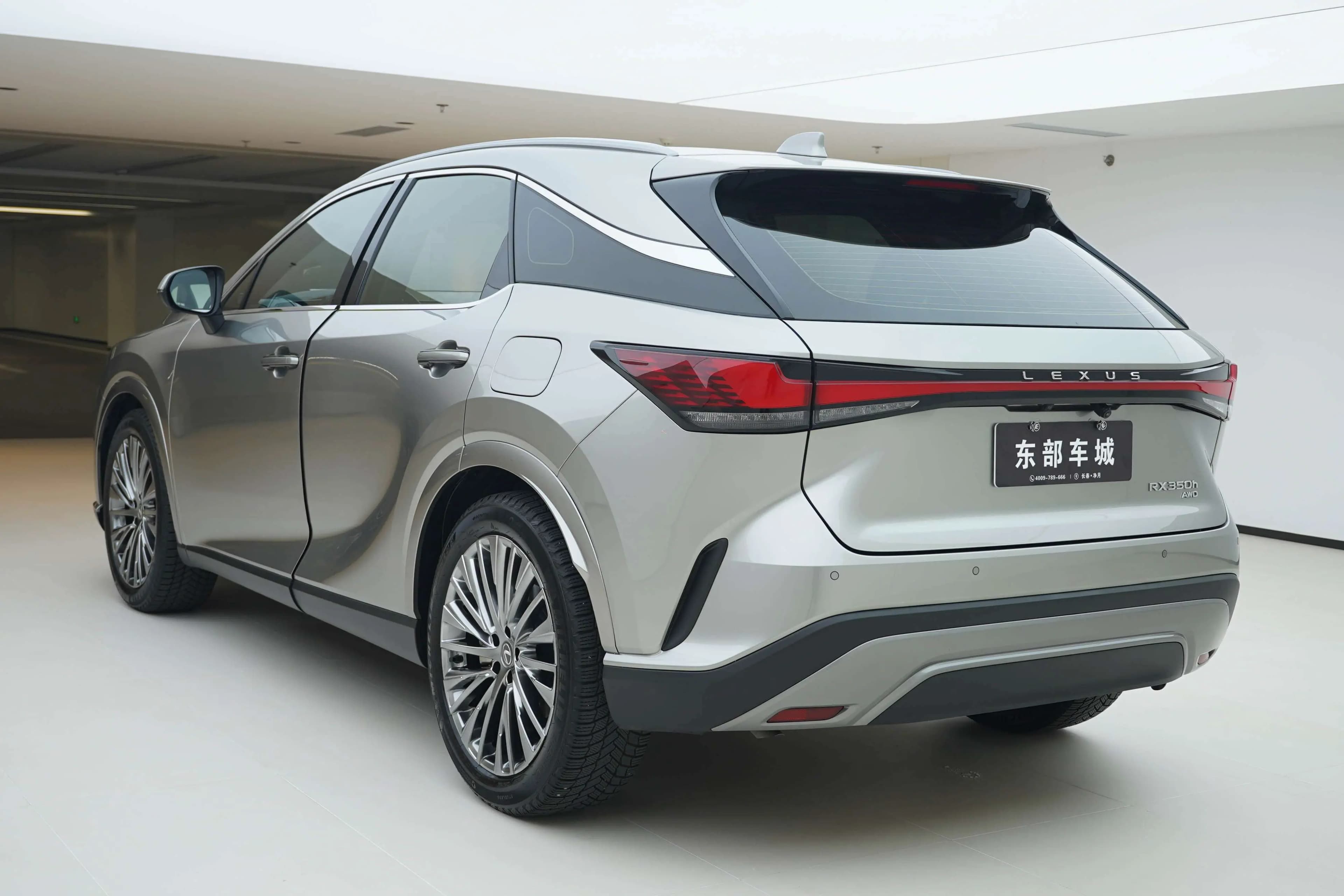 Lexus RX 2024 г. 37039 км. — фото 4