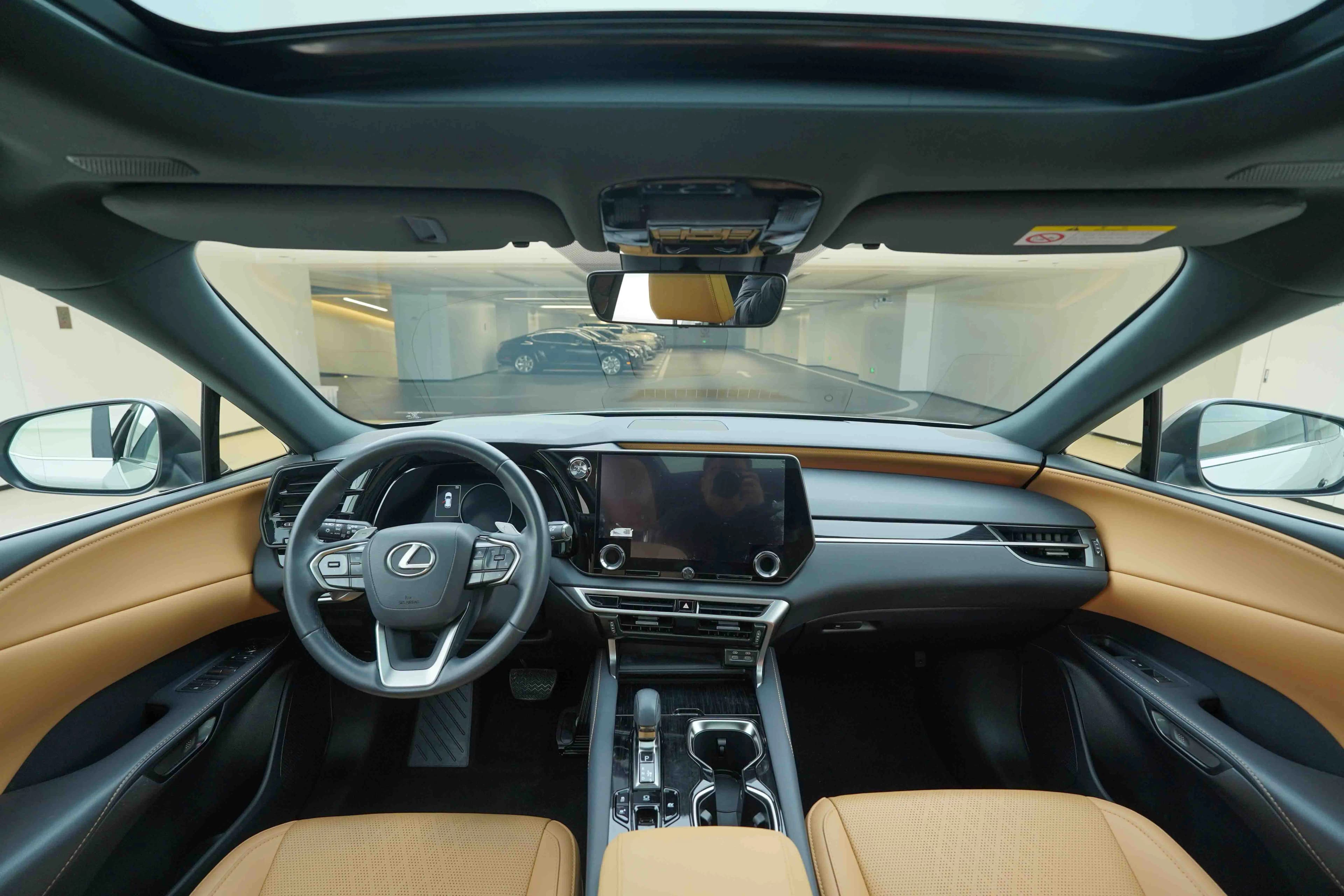 Lexus RX 2024 г. 37039 км. — фото 10