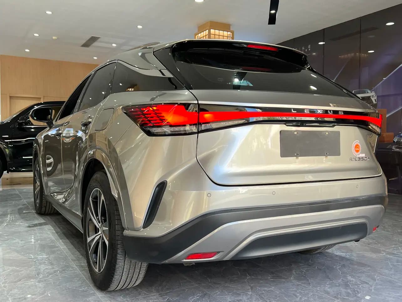 Lexus RX 2024 г. 49038 км. — фото 4