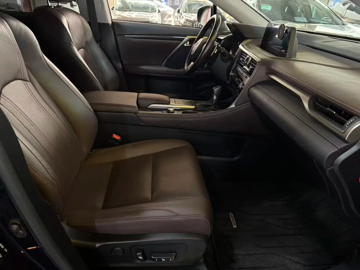 Lexus RX 2022 г. 32035 км. — фото 10