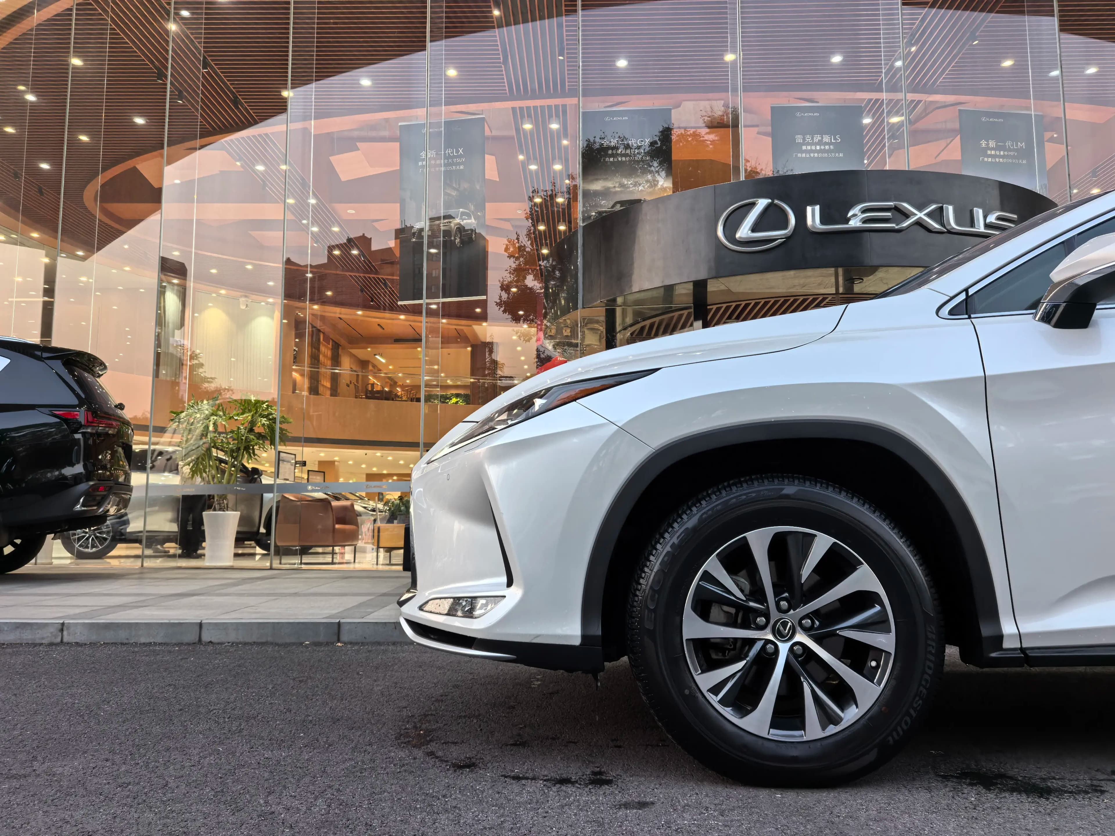 Lexus RX 2022 г. 103034 км. — фото 6