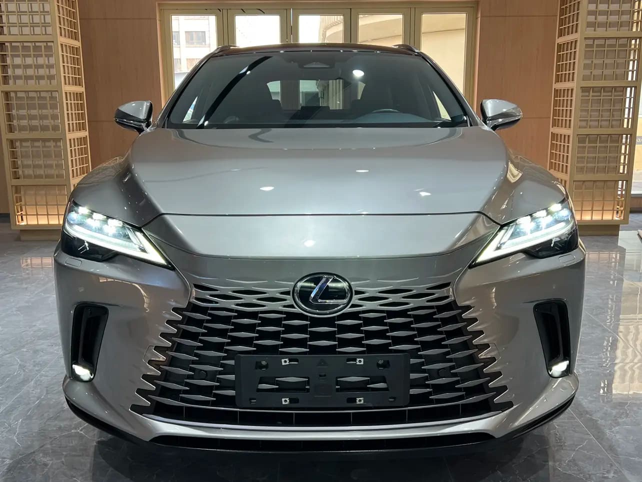 Lexus RX 2024 г. 28033 км. — фото 2