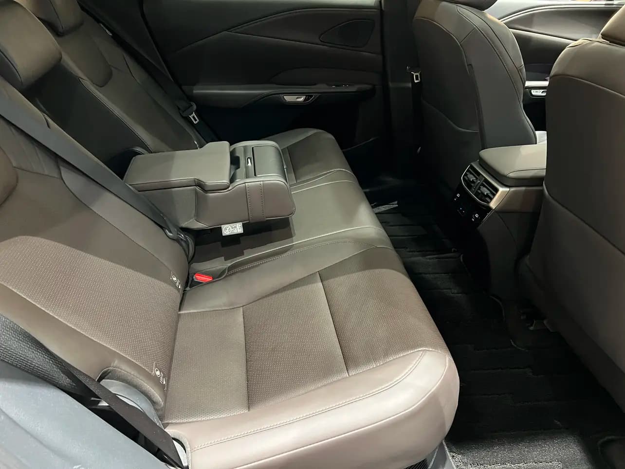 Lexus RX 2024 г. 28033 км. — фото 18