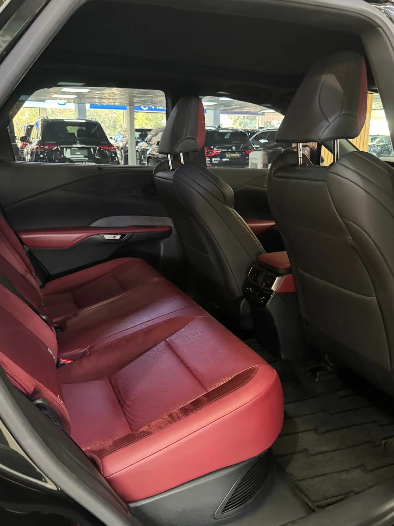 Lexus RX 2023 г. 54032 км. — фото 12
