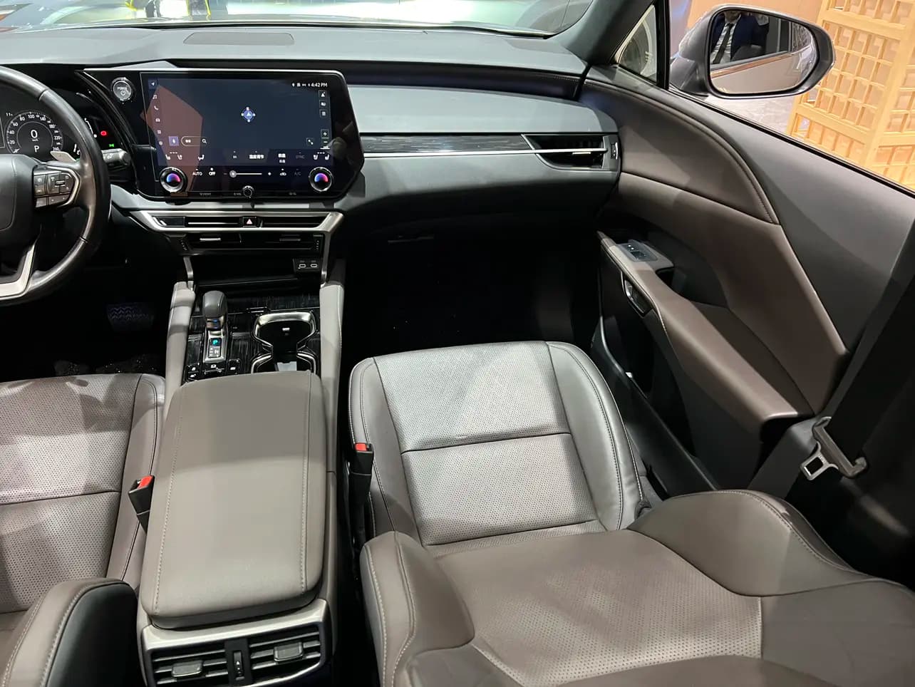Lexus RX 2023 г. 69029 км. — фото 14