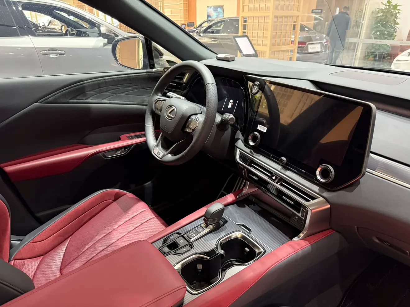 Lexus RX 2025 г. 4928 км. — фото 8