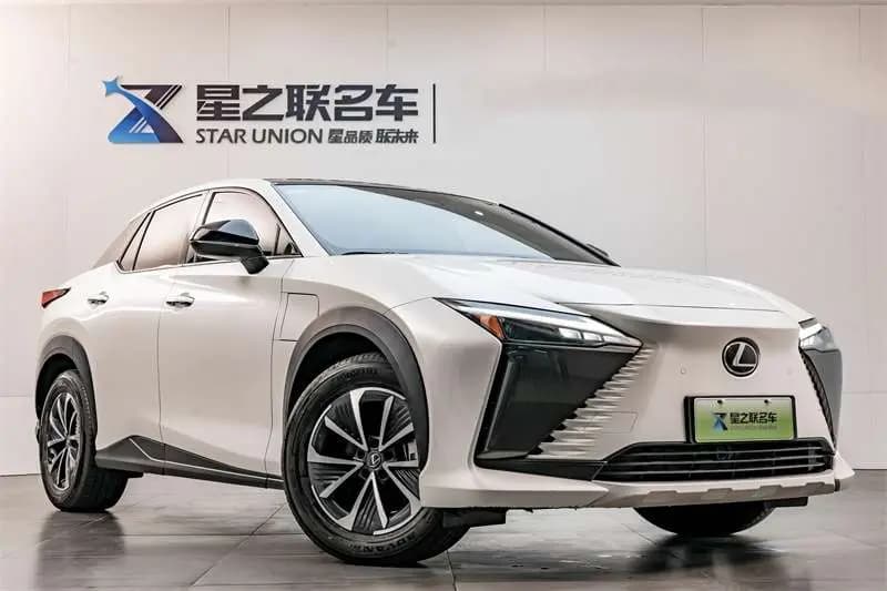 Lexus RZ 2023 г. 17102 км. — фото 2