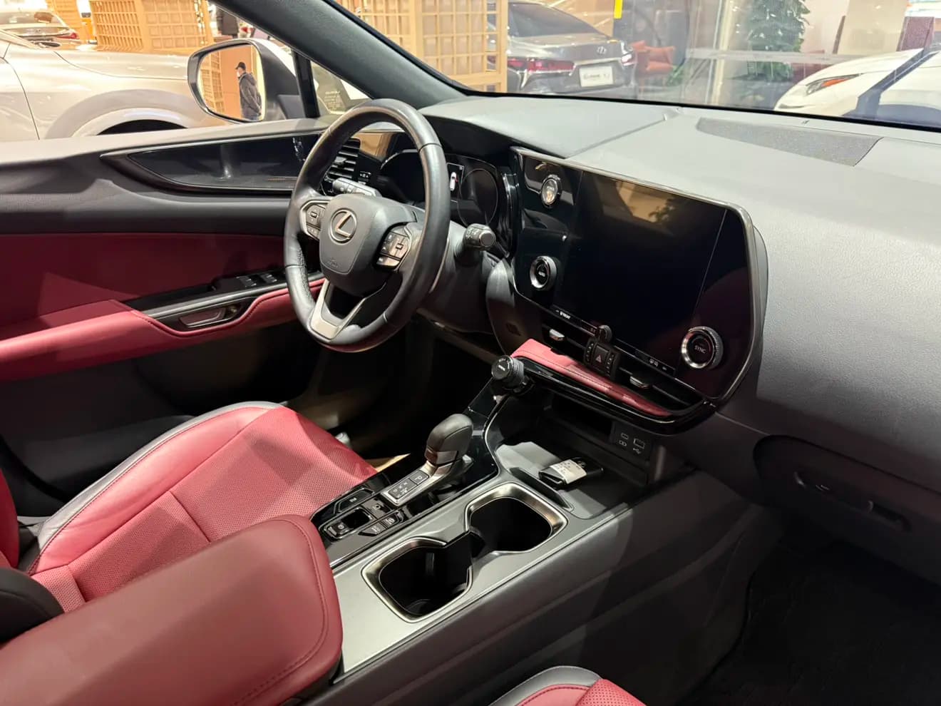Lexus NX PHEV 2022 г. 58013 км. — фото 4