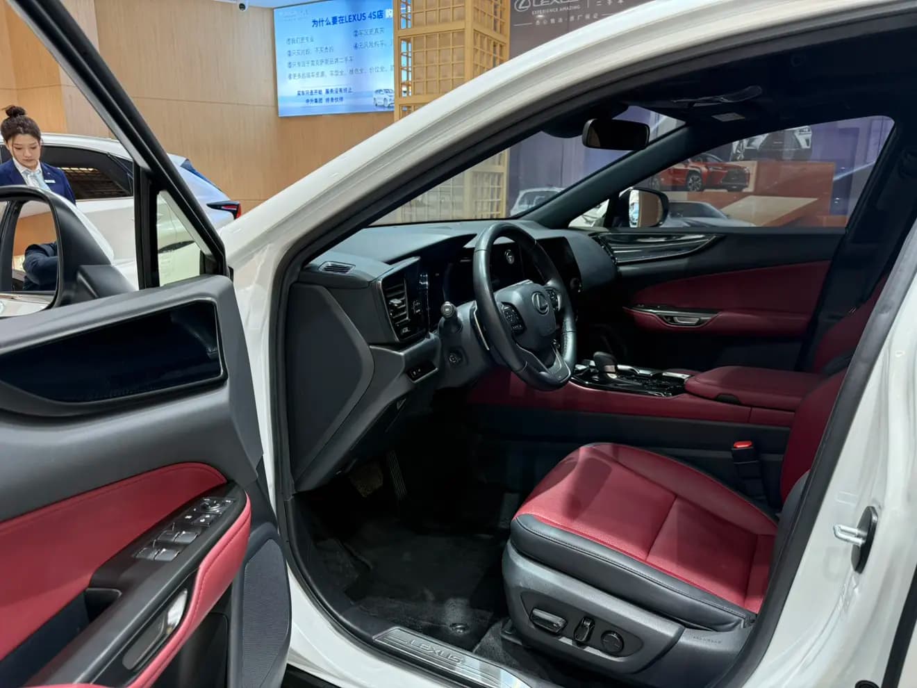 Lexus NX PHEV 2022 г. 58013 км. — фото 5