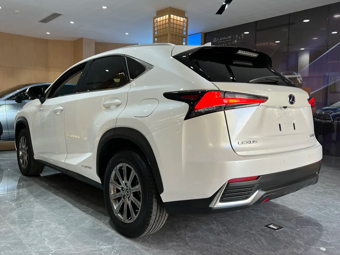 Lexus NX 2021 г. 87014 км. — фото 4