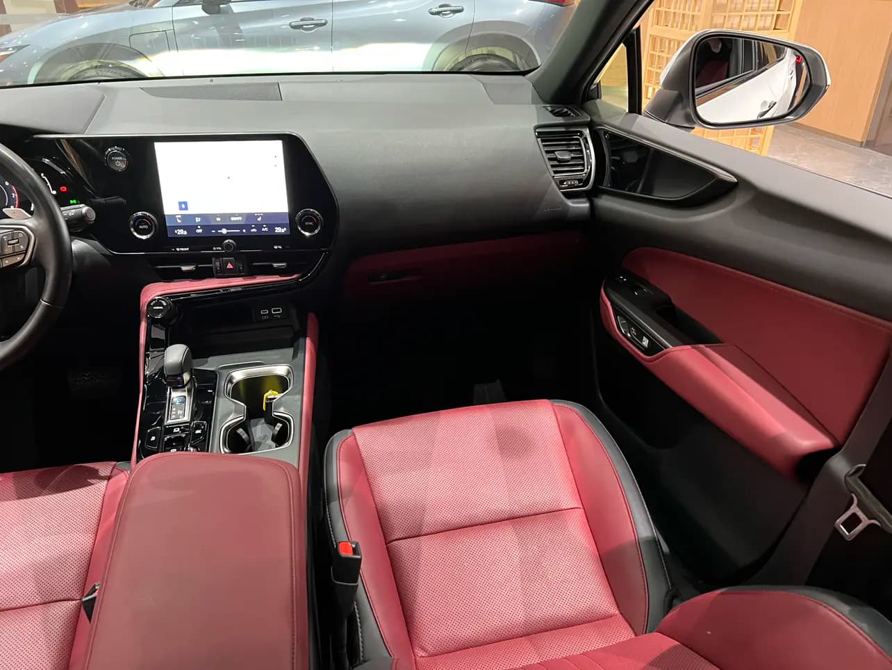 Lexus NX 2023 г. 40015 км. — фото 11