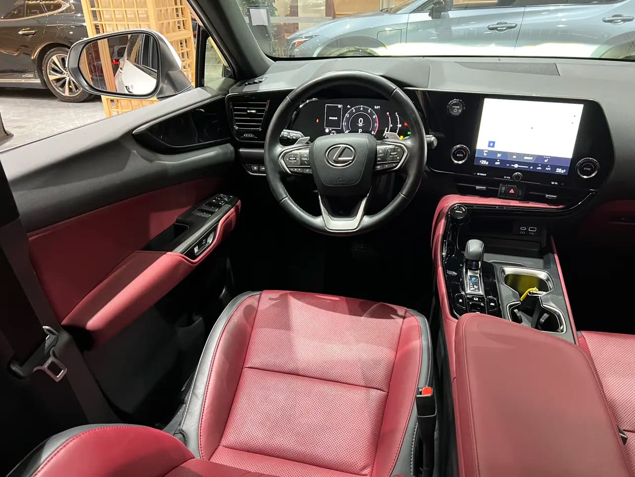 Lexus NX 2023 г. 40015 км. — фото 14
