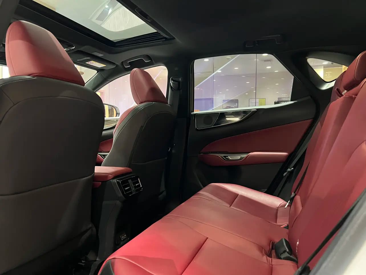Lexus NX 2023 г. 40015 км. — фото 16