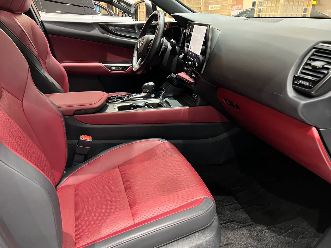 Lexus NX 2023 г. 40015 км. — фото 7