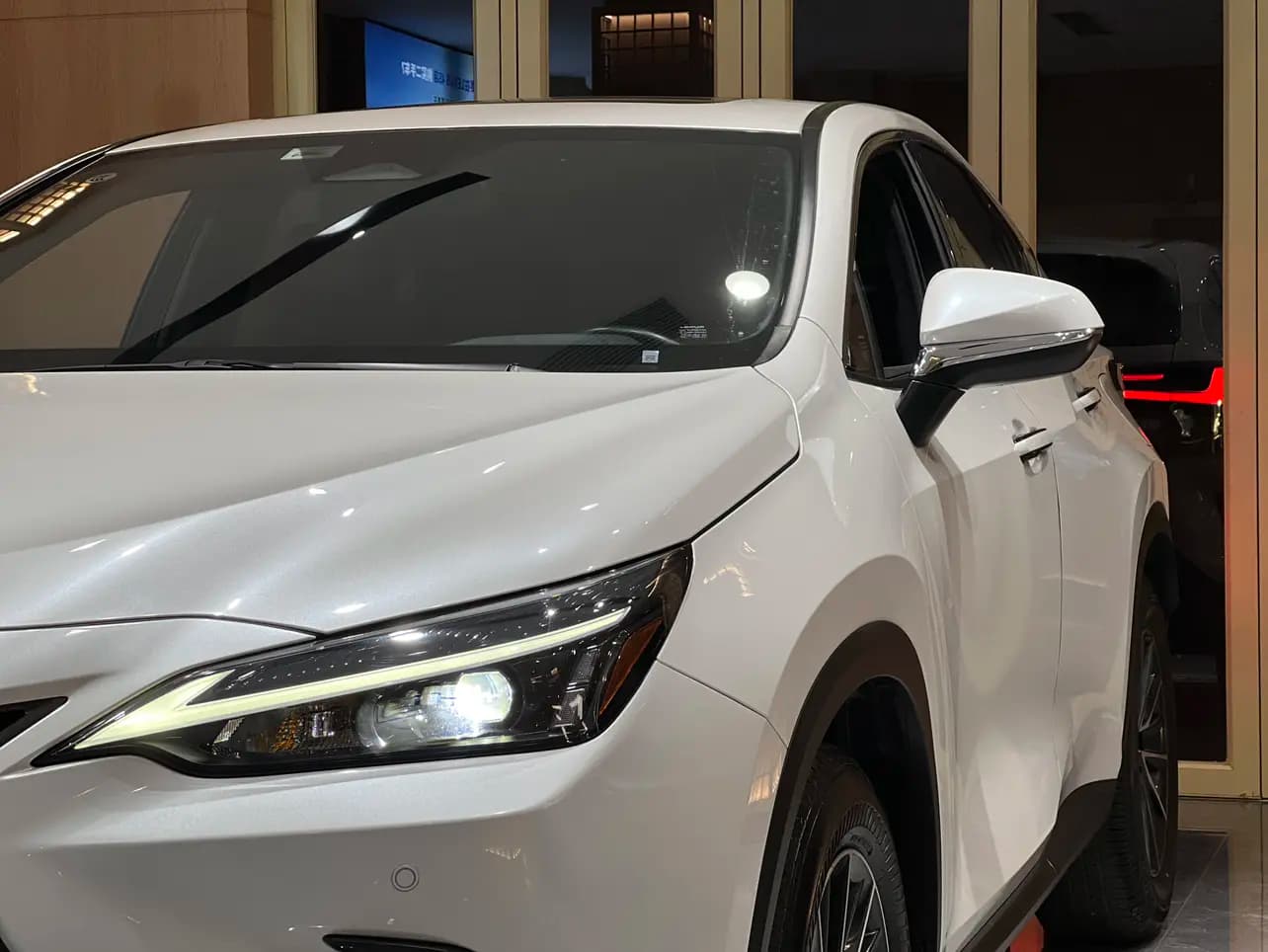 Lexus NX 2023 г. 40015 км. — фото 8
