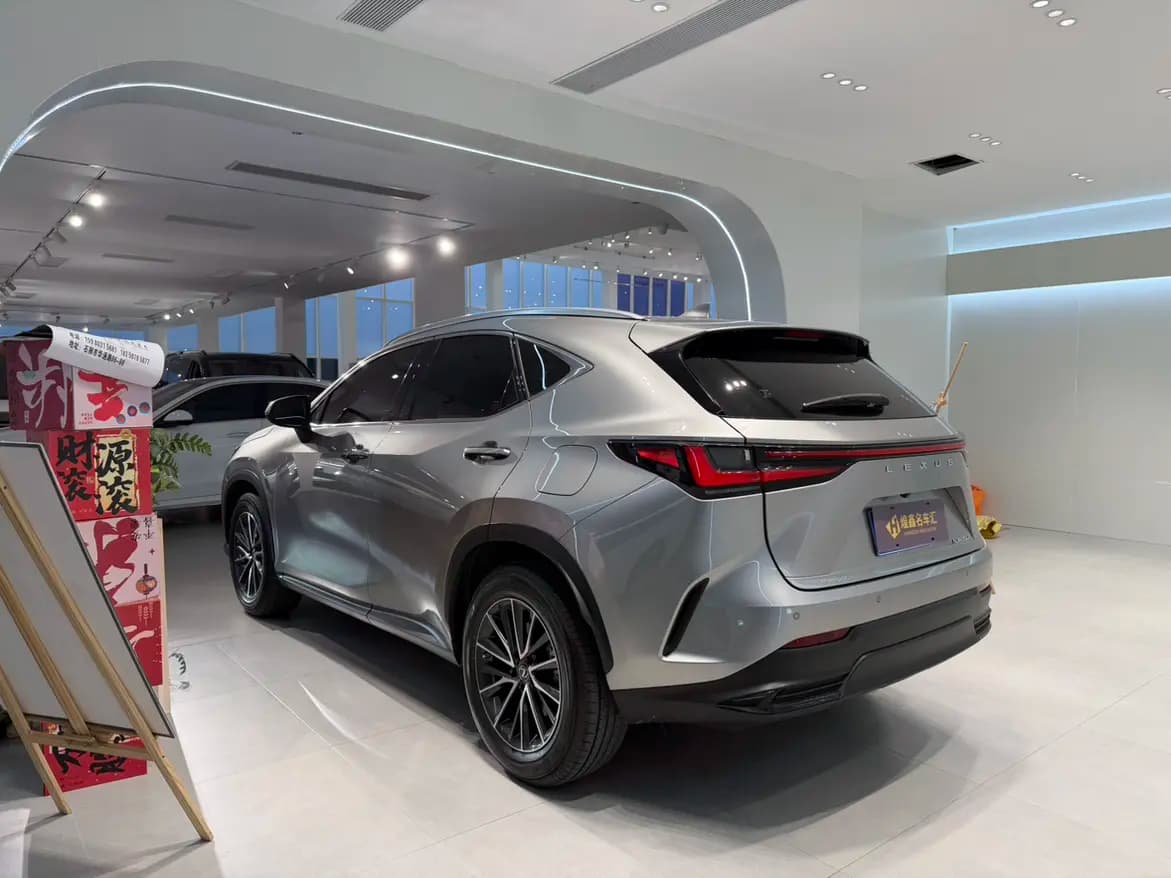 Lexus NX 2023 г. 32016 км. — фото 4