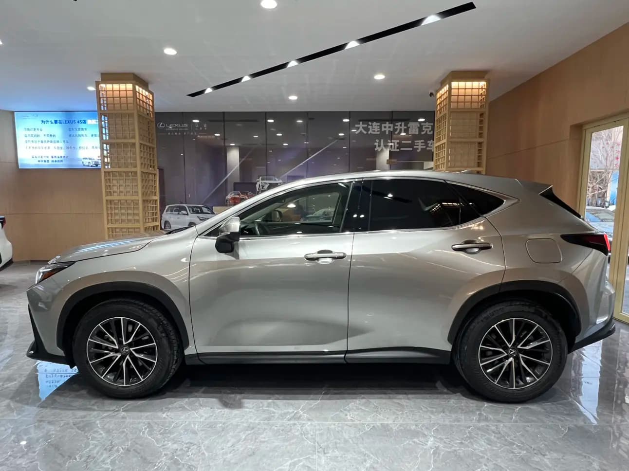 Lexus NX 2023 г. 27017 км. — фото 3