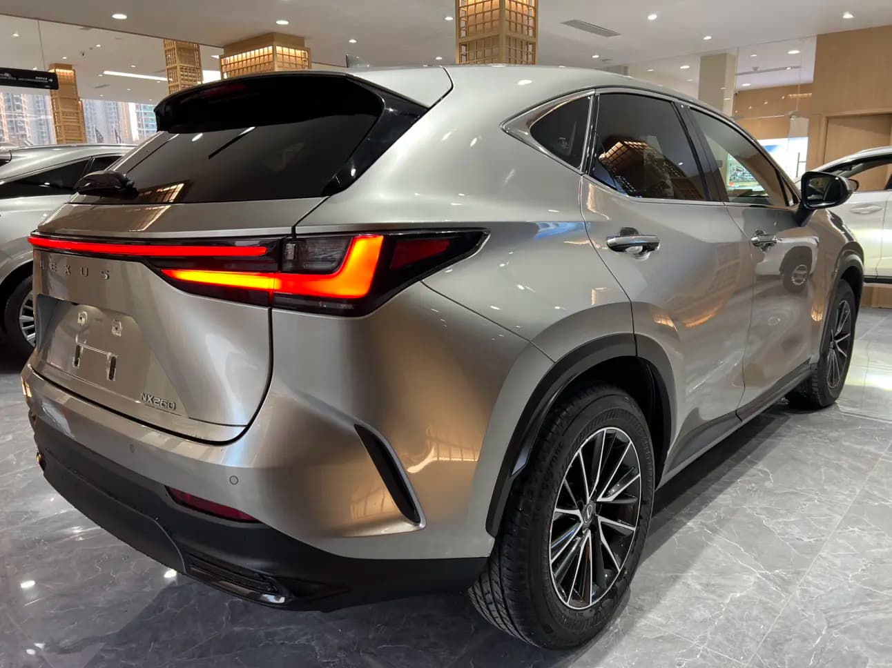 Lexus NX 2023 г. 27017 км. — фото 4