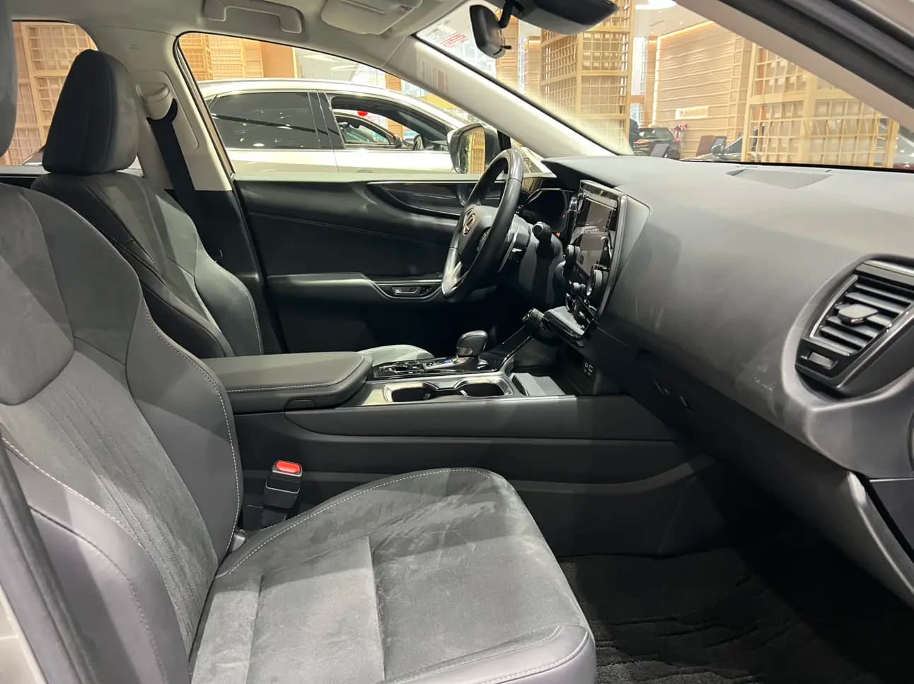 Lexus NX 2023 г. 27017 км. — фото 6