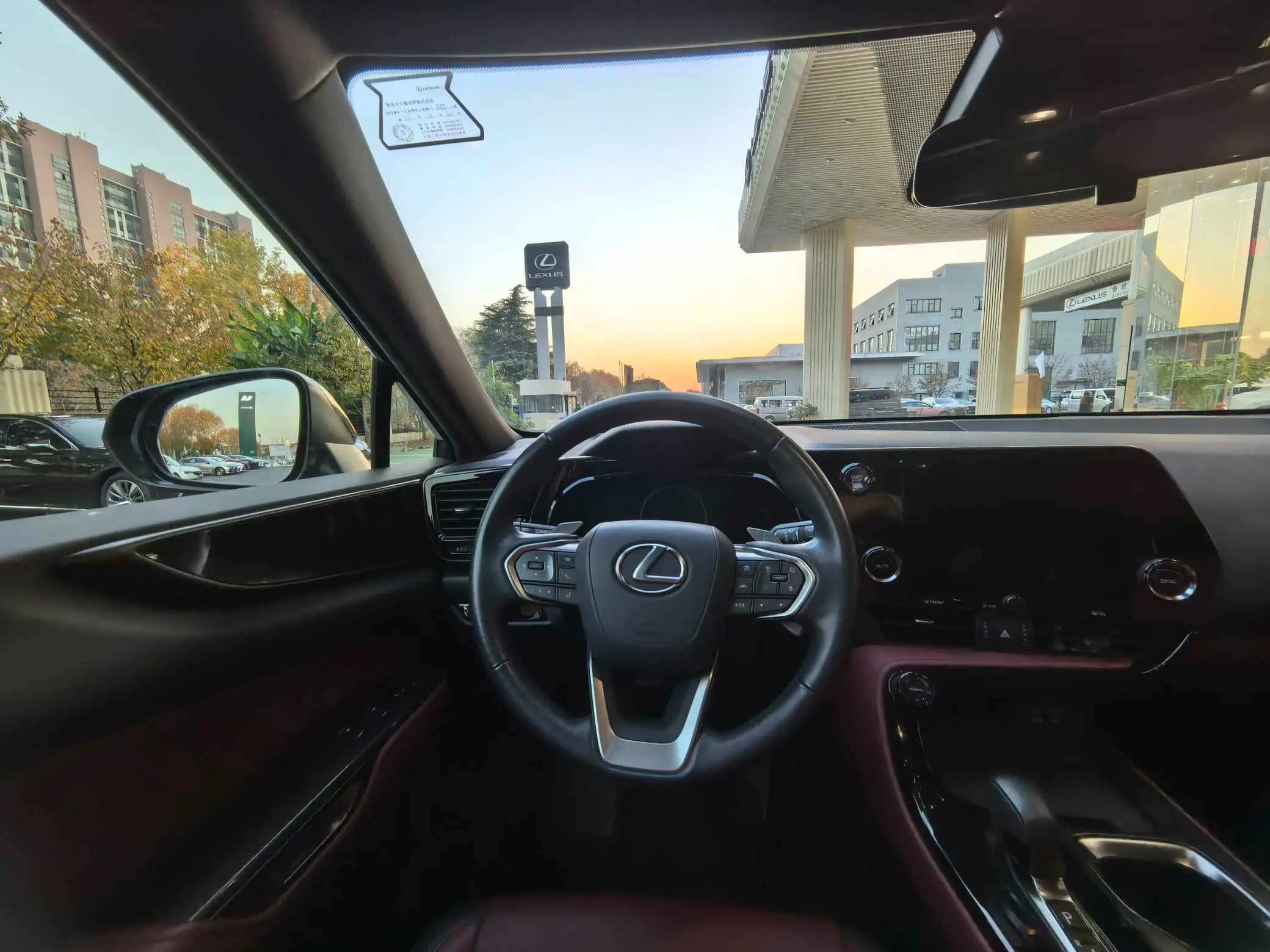 Lexus NX 2023 г. 42019 км. — фото 11