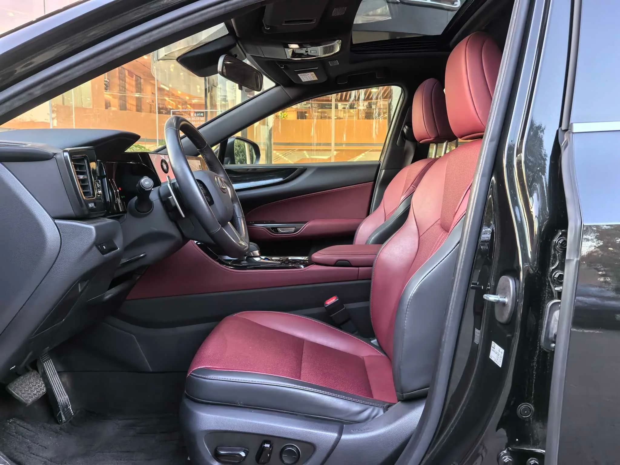 Lexus NX 2023 г. 42019 км. — фото 13