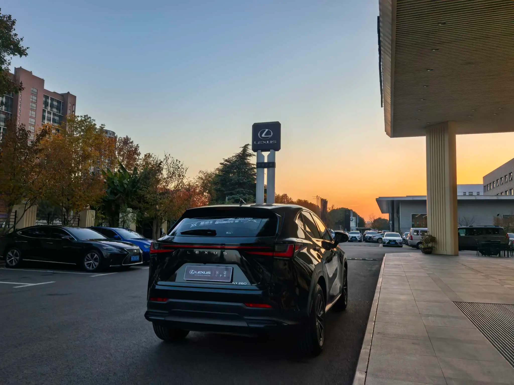 Lexus NX 2023 г. 42019 км. — фото 4