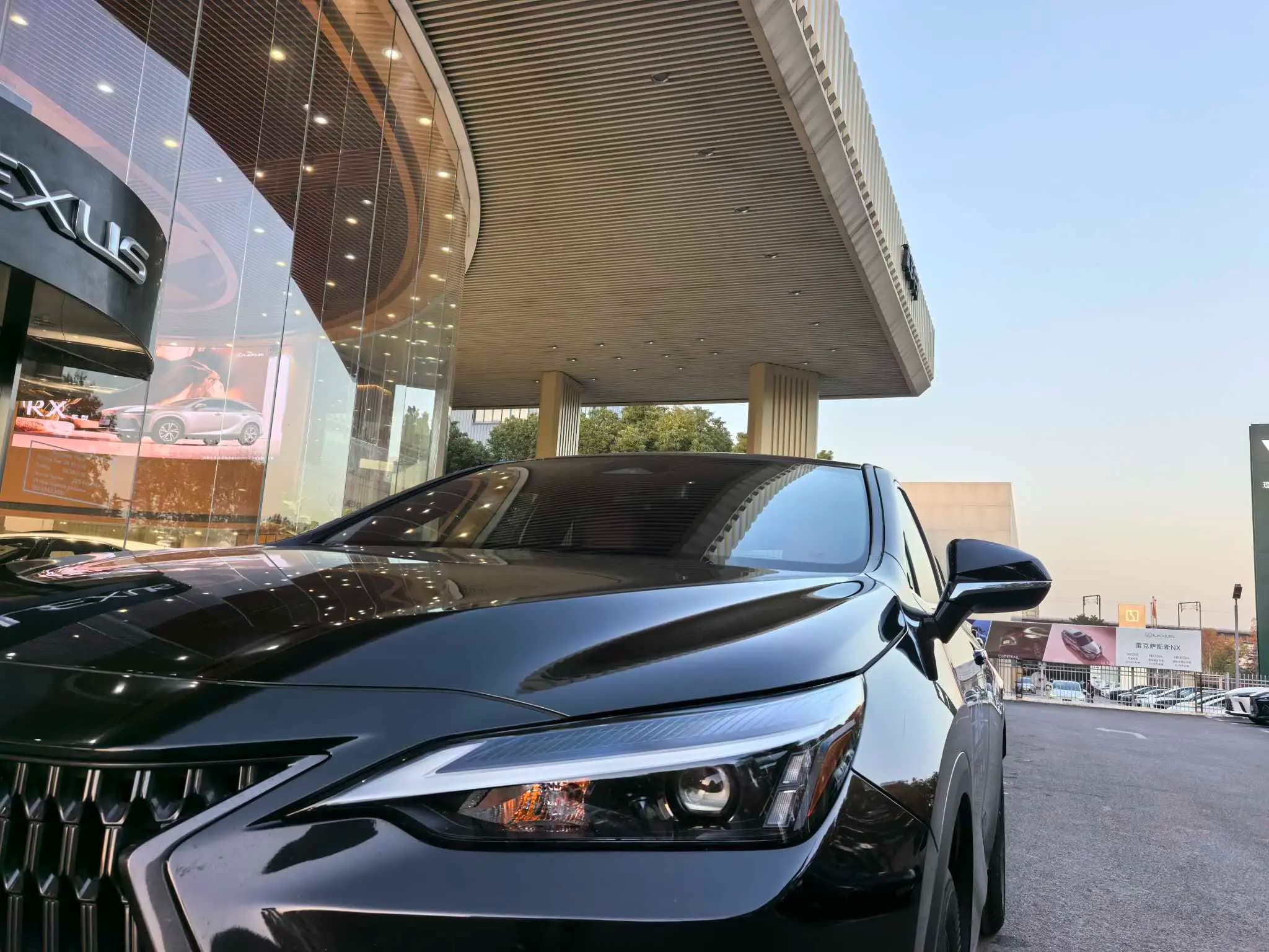 Lexus NX 2023 г. 42019 км. — фото 5