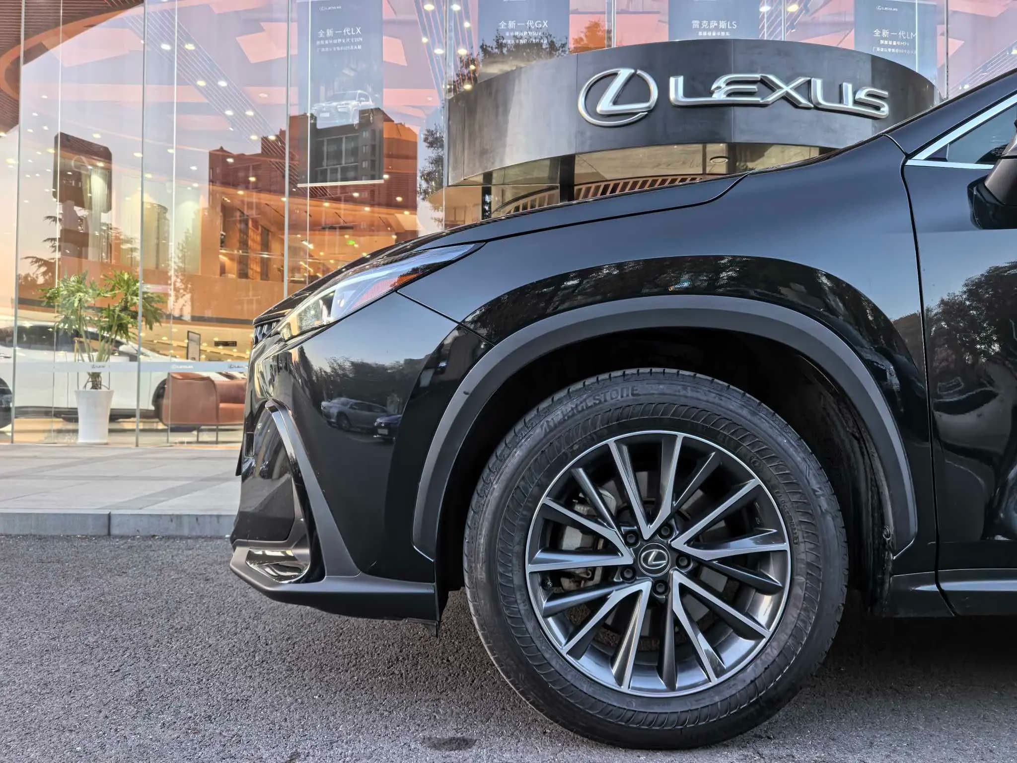 Lexus NX 2023 г. 42019 км. — фото 8