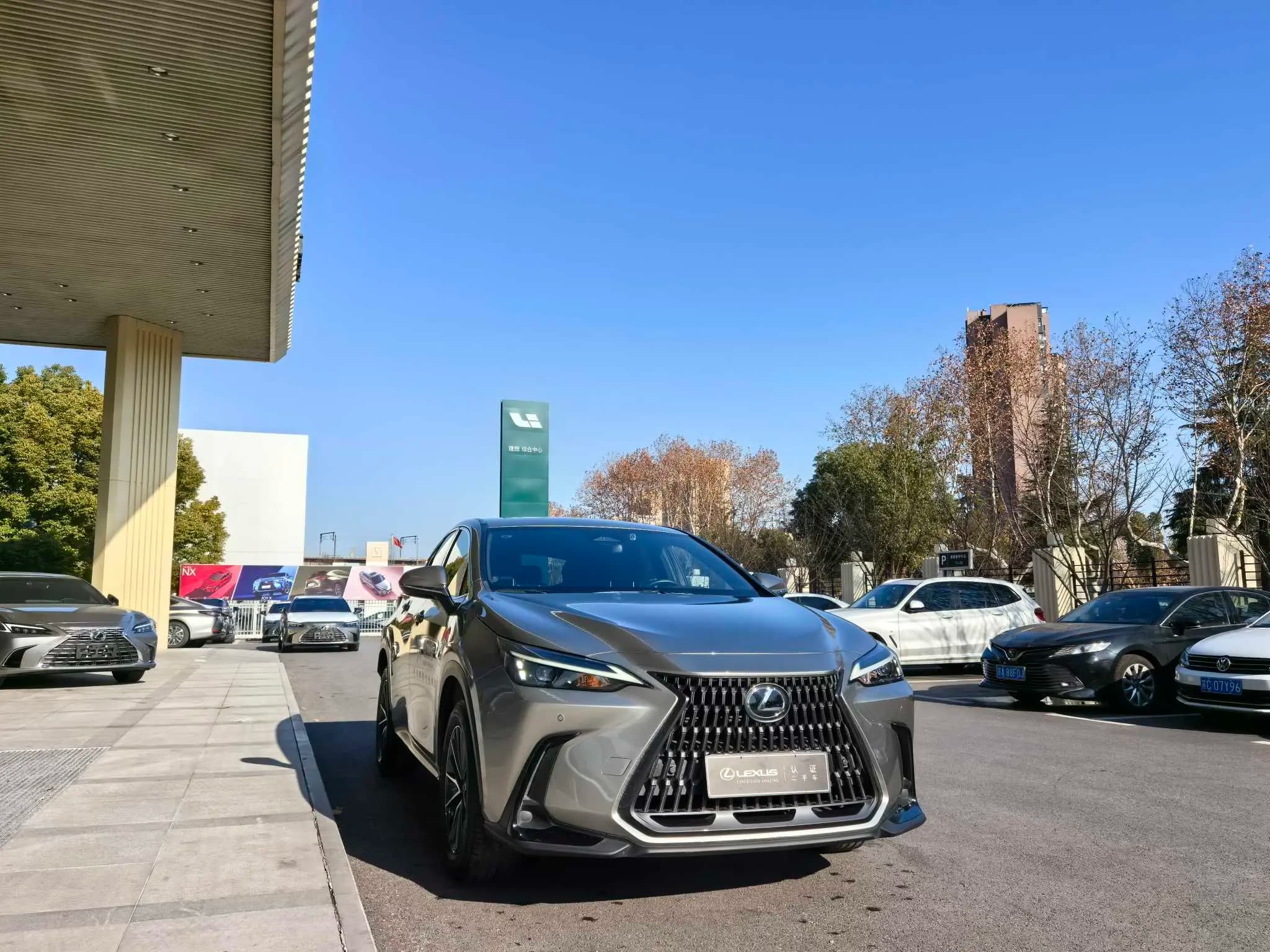 Lexus NX 2023 г. 44021 км. — фото 3
